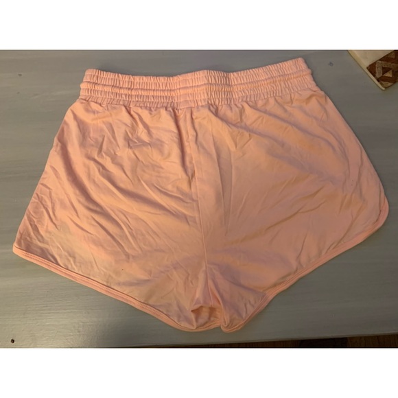 Pink lounge shorts - Picture 2 of 3